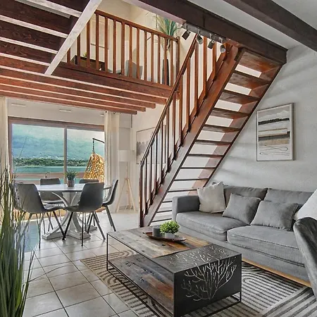 Le Suspendu Apartment