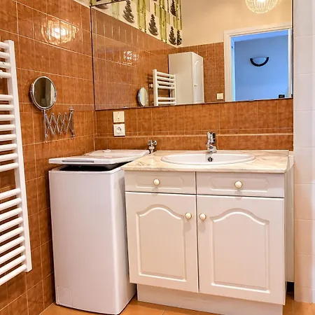 Le Suspendu Apartment *