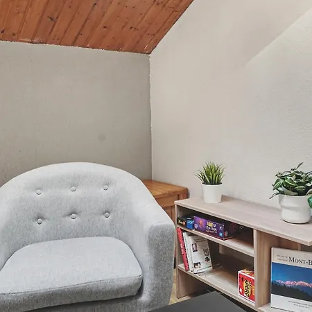 Le Suspendu Apartment *